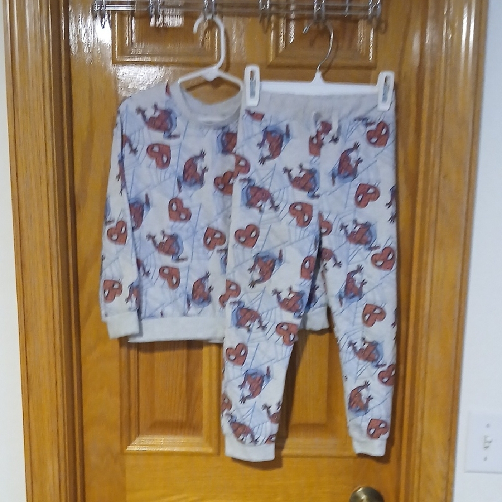 Marvel SPIDER MAN Boys Pajama Set. Size 5T
